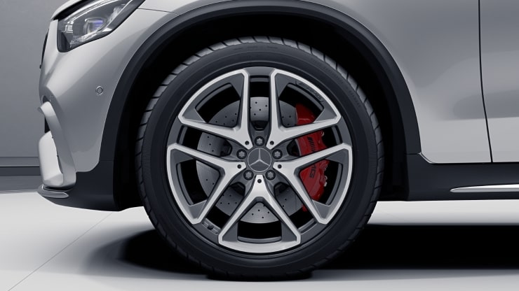 50,8 cm (20") AMG Leichtmetallräder im 5-Doppelspeichen-Design Bild 1