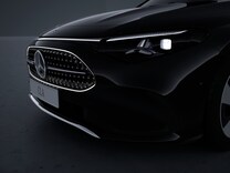 CLA Shooting Brake Griglia del radiatore illuminata con motivo Mercedes-Benz in cromo