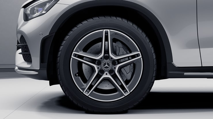 48,3 cm (19") AMG Leichtmetallräder im 5-Doppelspeichen-Design Bild 1