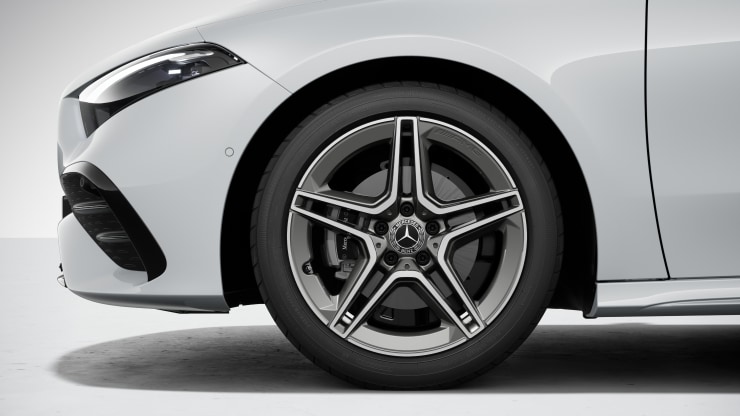18" AMG Leichtmetallräder im 5-Doppelspeichen-Design Bild 1