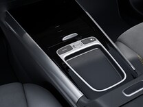 Mercedes-AMG GLA Système de recharge sans fil pour appareils mobiles à l'avant