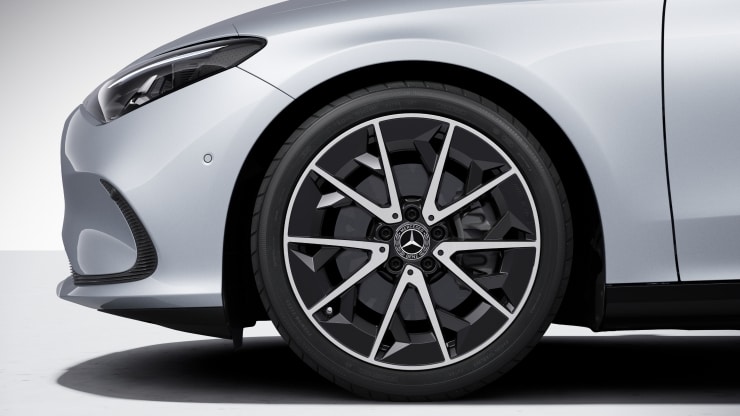 19" AMG Leichtmetallräder im 5-Doppelspeichen-Design Bild 1