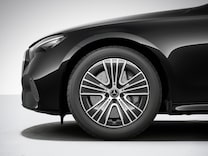 E-Klasse Limousine Bremsanlage mit größeren Bremsscheiben an der Vorderachse