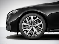E-Class Estate Braking system with larger brake discs on the front axle