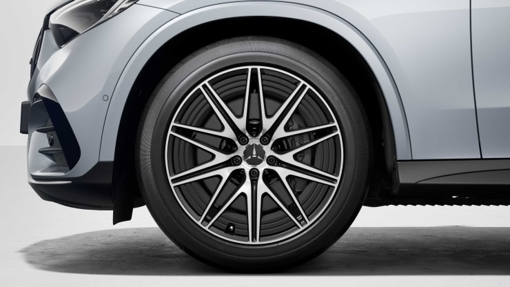 20" AMG Leichtmetallräder im 10-Doppelspeichen-Design Bild 1