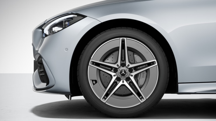 45,7 cm (18") AMG Leichtmetallräder im 5-Speichen-Design 2