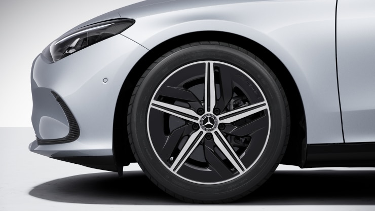 18" AMG Leichtmetallräder im 5-Speichen-Design 1