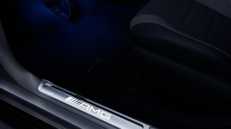AMG Einstiegsleisten mit "AMG" Schriftzug, beleuchtet und mit Wechselcover Bild 1