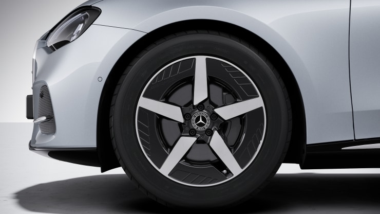 19" AMG Leichtmetallräder im 5-Speichen-Design 1