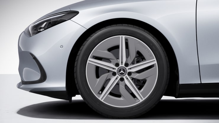 18" AMG Leichtmetallräder im 5-Speichen-Design 1