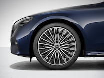 E-Class Saloon Braking system with larger brake discs on the front axle