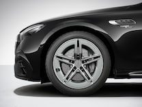 Mercedes-AMG Klasa E Limuzyna Zaciski lakierowane na srebrno