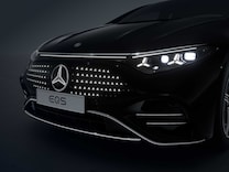 EQS Limuzină Steaua Mercedes-Benz partial iluminata