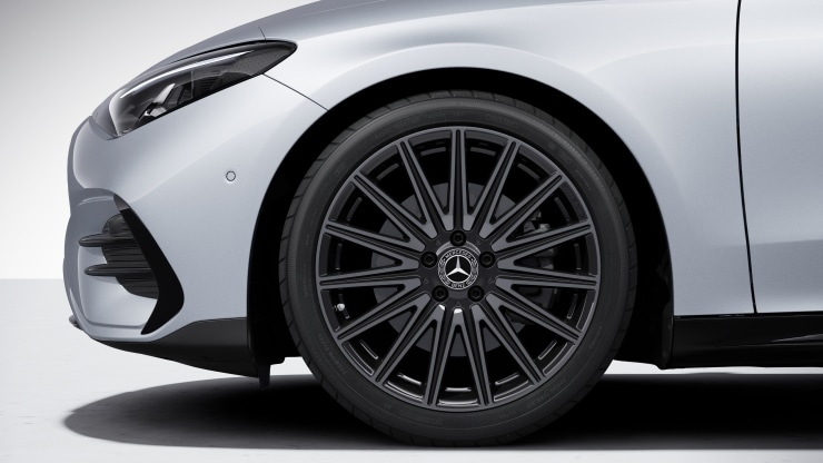 19" AMG Leichtmetallräder im Vielspeichen-Design Bild 1