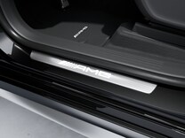 Mercedes-AMG GLS Illuminated door sills with "Maybach" lettering and with exchangeable cover