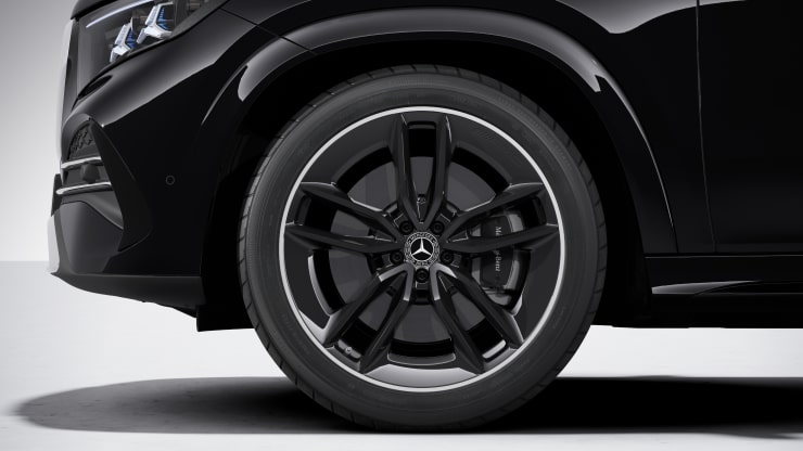 22" AMG Leichtmetallräder im 5-Doppelspeichen-Design 1