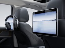GLS Rear-Seat Entertainment Package