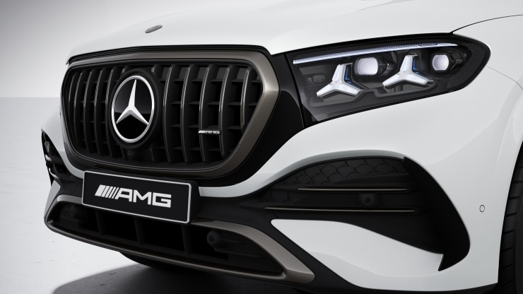 AMG spezifische Kühlerverkleidung, abgedunkelt Bild 1