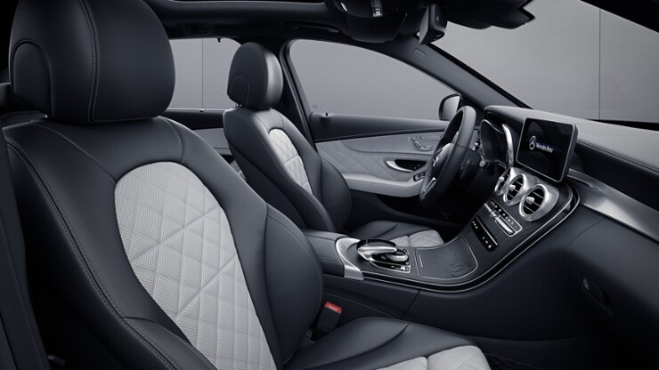 Instrumententafel und Bordkanten der T&uuml;ren in Ledernachbildung ARTICO Bild 1