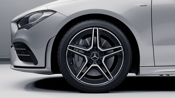 45,7 cm (18") AMG Leichtmetallräder im 5-Doppelspeichen-Design Bild 1