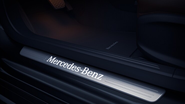 Einstiegsleisten mit "Mercedes-Benz" Schriftzug&comma; beleuchtet Bild 1